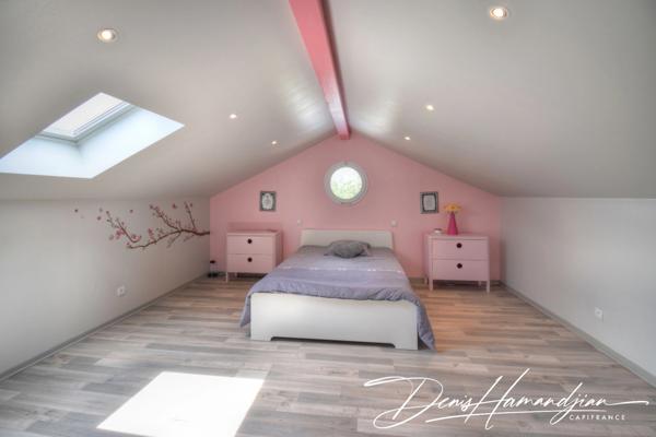 Dpt MIONNAY (01), à vendre maison 175 m² - 4 chambres - Terrain de 1056,00 m² avec piscine