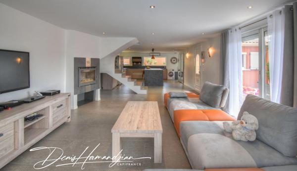 Dpt MIONNAY (01), à vendre maison 175 m² - 4 chambres - Terrain de 1056,00 m² avec piscine