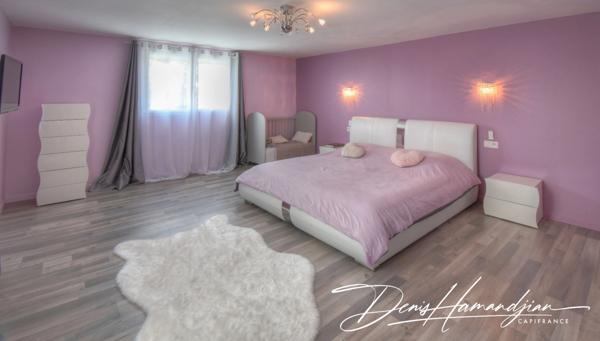 Dpt MIONNAY (01), à vendre maison 175 m² - 4 chambres - Terrain de 1056,00 m² avec piscine