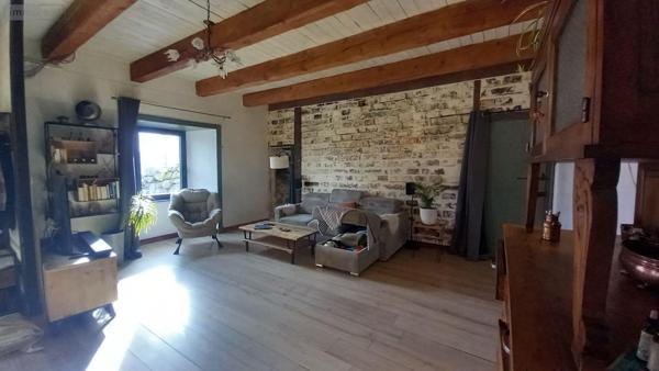 Propriete à vendre à Saint-Saturnin dans le Cantal (15190), ref : FG/2484