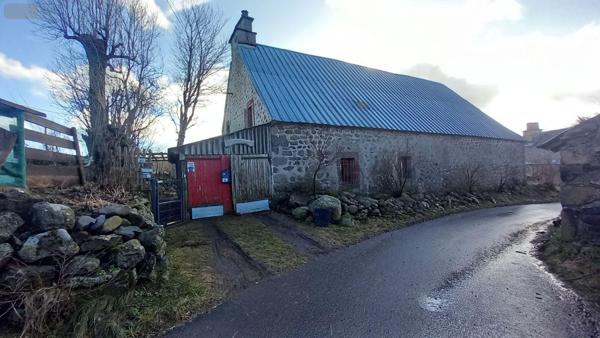 Propriete à vendre à Saint-Saturnin dans le Cantal (15190), ref : FG/2484