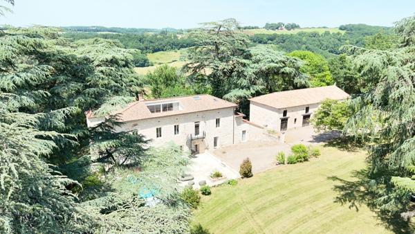 Vente propriété 546 m² 12 Pièces Agen
