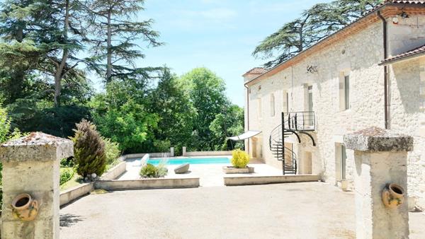 Vente propriété 546 m² 12 Pièces Agen