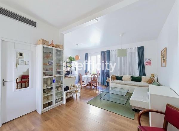 Appartement
         2 pièces
        - 52 m² Exclusivité 143 900 € *