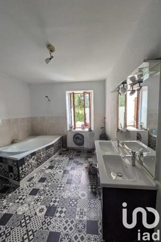 Immeuble à vendre 281 m² Saxel