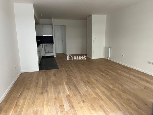 Location Appartement 4 pièces 88.19 m² - Courbevoie 92400
