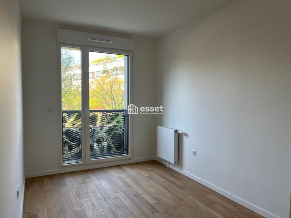Location Appartement 4 pièces 88.19 m² - Courbevoie 92400