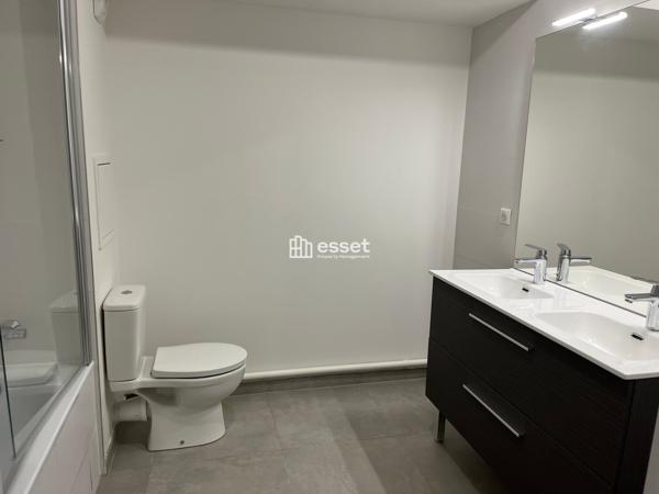 Location Appartement 4 pièces 88.19 m² - Courbevoie 92400