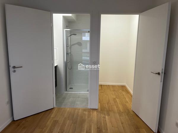 Location Appartement 4 pièces 88.19 m² - Courbevoie 92400
