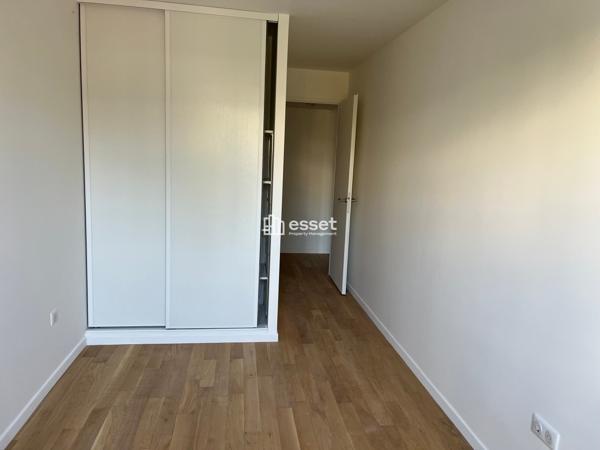 Location Appartement 4 pièces 88.19 m² - Courbevoie 92400