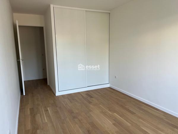 Location Appartement 4 pièces 88.19 m² - Courbevoie 92400