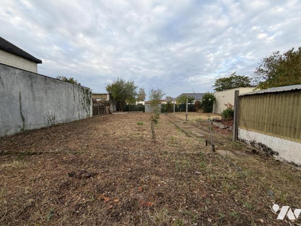 TOURS NORD – MAISON DE PLAIN-PIED À RÉNOVER AVEC TROIS CHAMBRES ET GARAGE