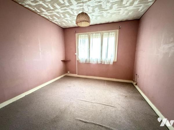 TOURS NORD – MAISON DE PLAIN-PIED À RÉNOVER AVEC TROIS CHAMBRES ET GARAGE