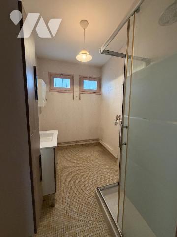 TOURS NORD – MAISON DE PLAIN-PIED À RÉNOVER AVEC TROIS CHAMBRES ET GARAGE