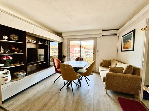 Port Fréjus .T2 rénové avec vue marina & box