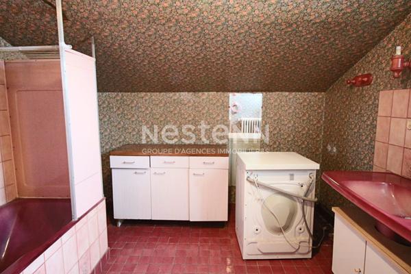 MONTOIR DE BRETAGNE Maison à rénover de 110 m² trois chambres avec terrain et dépendances