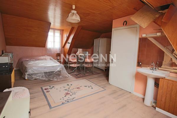 MONTOIR DE BRETAGNE Maison à rénover de 110 m² trois chambres avec terrain et dépendances