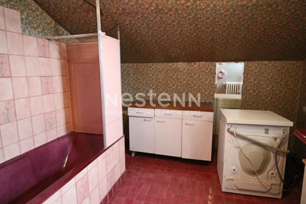 MONTOIR DE BRETAGNE Maison à rénover de 110 m² trois chambres avec terrain et dépendances