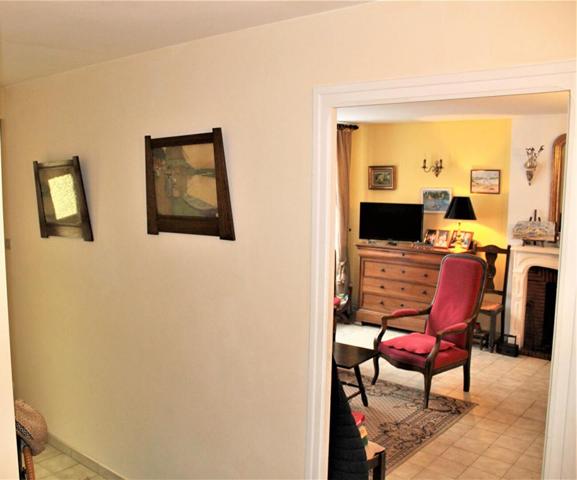 Côtes d'Armor 22150 Plouguenast. Maison en pierres, 4 chambres + Terrain constructible avec garage et abri de jardin