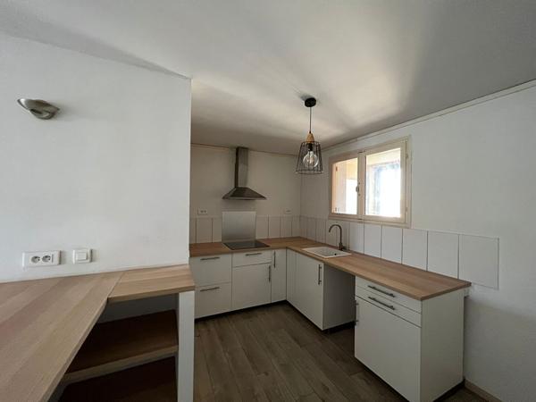 Appartement Gare d'HYERES - T2 - Balcon- Stationnement