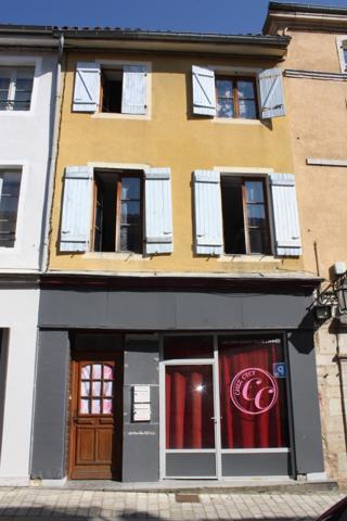Immeuble à vendre TOURNUS (71) Appt T4-83m2 (loué) + (Local commercial) à 129 000 €