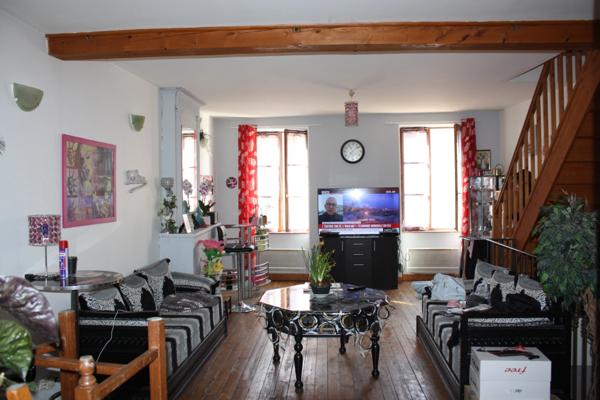 Immeuble à vendre TOURNUS (71) Appt T4-83m2 (loué) + (Local commercial) à 129 000 €