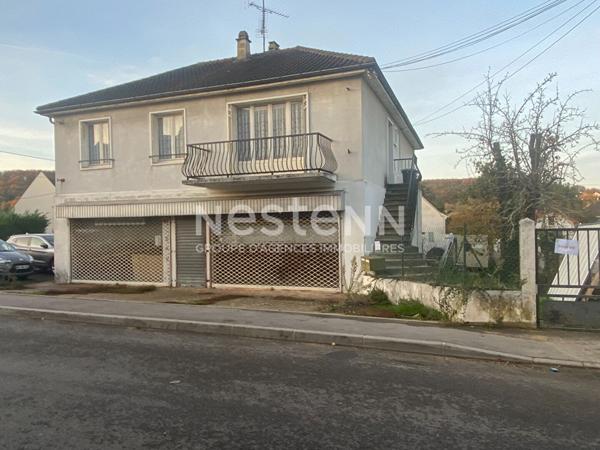 Nestenn Igny - Commerce et logement indépendant proche de Place de la Ferme avec ses commerces et transports en communs, idéale activité professionnelle, investissement locatif ou projet de réaménagement, promoteur.