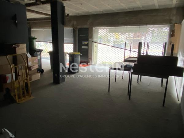 Nestenn Igny - Commerce et logement indépendant proche de Place de la Ferme avec ses commerces et transports en communs, idéale activité professionnelle, investissement locatif ou projet de réaménagement, promoteur.