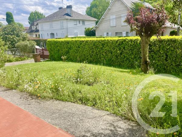 Maison à vendre  8 pièces - 220 m 2   PAU  - 64