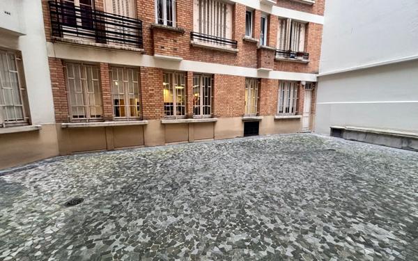 Appartement à vendre    1 pièce • 27,44 m2 Paris 18