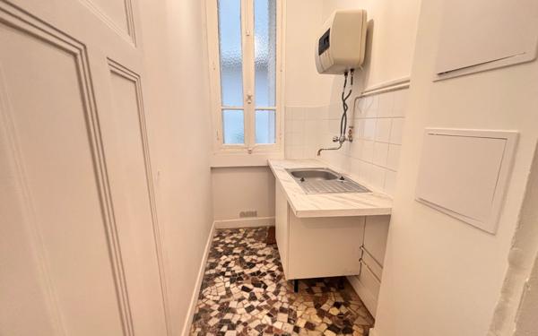 Appartement à vendre    1 pièce • 27,44 m2 Paris 18