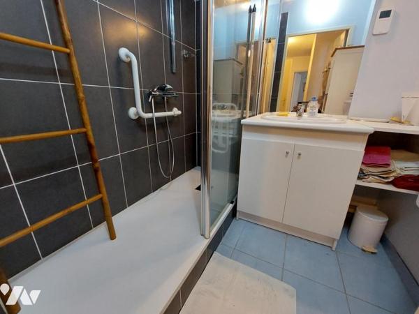 3 CHAMBRES + GARAGE +PARKING + CAVE