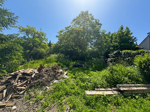 Terrain non constructible 330m²