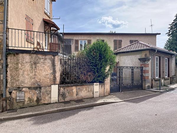 Immeuble à réhabiliter au coeur de Saint-Cyr-au-Mont-d'Or