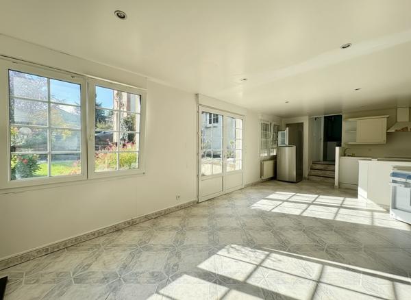 Maison 243m2 - Terrain divisible - Dépendance aménagée