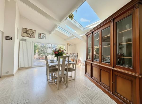 Maison 243m2 - Terrain divisible - Dépendance aménagée