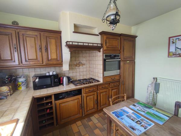 MAISON FAMILIALE, 3 chambres plus bureau