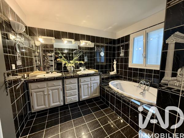 Maison à vendre 4 pièces 158 m² Pierrefeu-du-Var