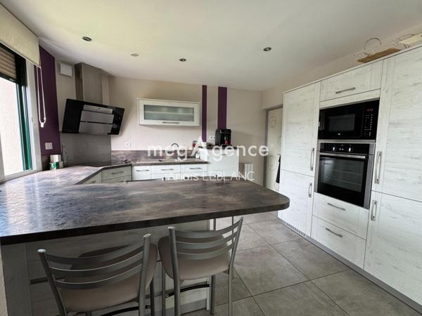 Maison à JUBLAINS, 53160 - 6 pièces 172m²