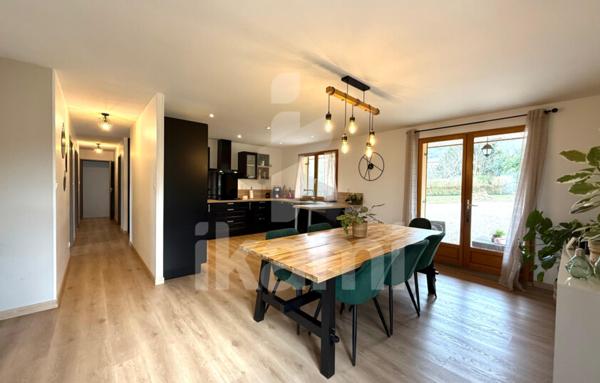 Maison de Plain-Pied, 5 pièces, 122 m2,  Terrain clos de 2 300 m2