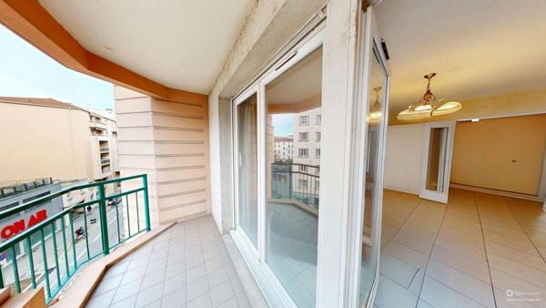 Appartement 3 pièces en étage avec balcon à Lyon 7 - Jean Macé