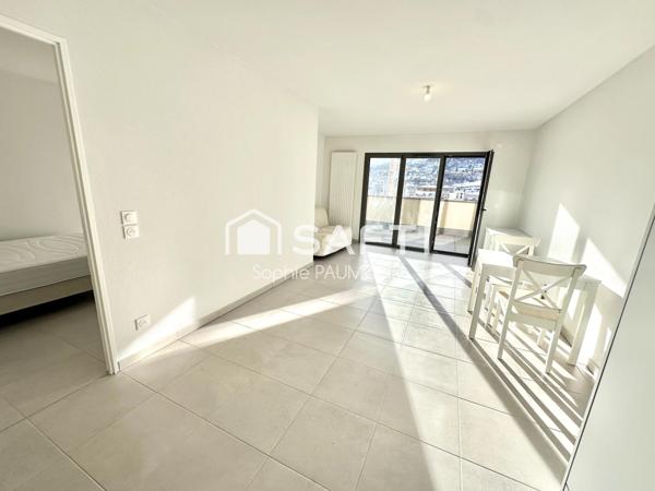 Vendu meublé - équipé, standing, terrasse, parking