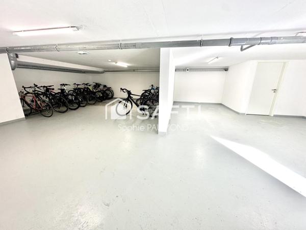 Vendu meublé - équipé, standing, terrasse, parking