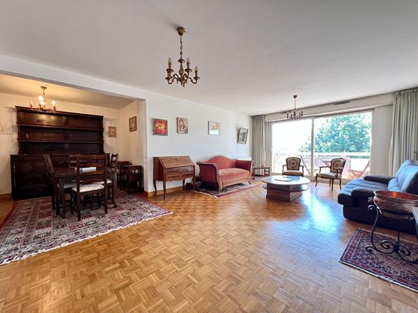 ORLÉANS 132M² - 2 BALCONS - ASCENSEUR - 2 GARAGES - 1 GRENIER