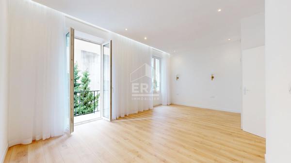 NICE - FLEURS : EN DERNIER ÉTAGE, JOLI 3/4 PIÈCES TRAVERSANT AVEC BALCON AU CALME