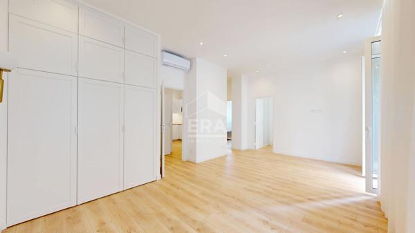 NICE - FLEURS : EN DERNIER ÉTAGE, JOLI 3/4 PIÈCES TRAVERSANT AVEC BALCON AU CALME