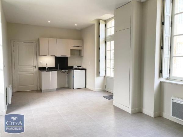 Appartement à louer 1 pièce 26.87m² Fontenay-le-Comte (85200)
