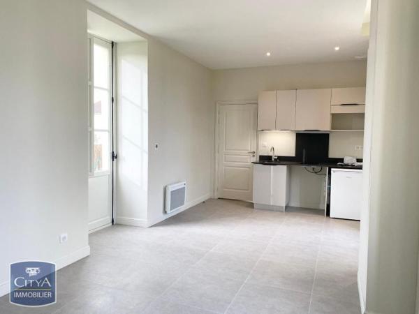 Appartement à louer 1 pièce 26.87m² Fontenay-le-Comte (85200)
