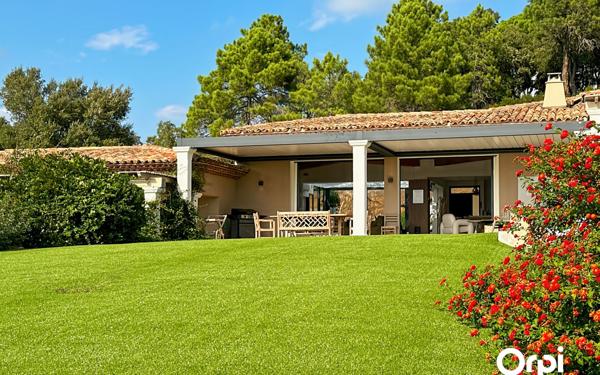 Maison à vendre    6 pièces •  La Croix-Valmer