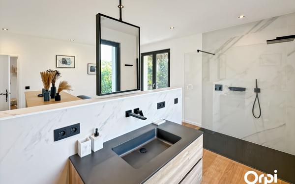 Maison à vendre    6 pièces •  La Croix-Valmer